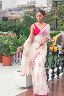  Mastaani ~ Pure Mul Cotton Handloom Saree with Beautiful Rose Prints ~ Pink