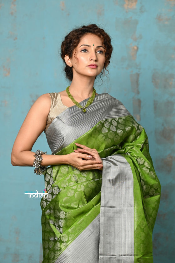 Anokhi ~ Handloom Pure Soft Silk Saree with Designer Pallu ~ Leaf Green (Limited Edition)