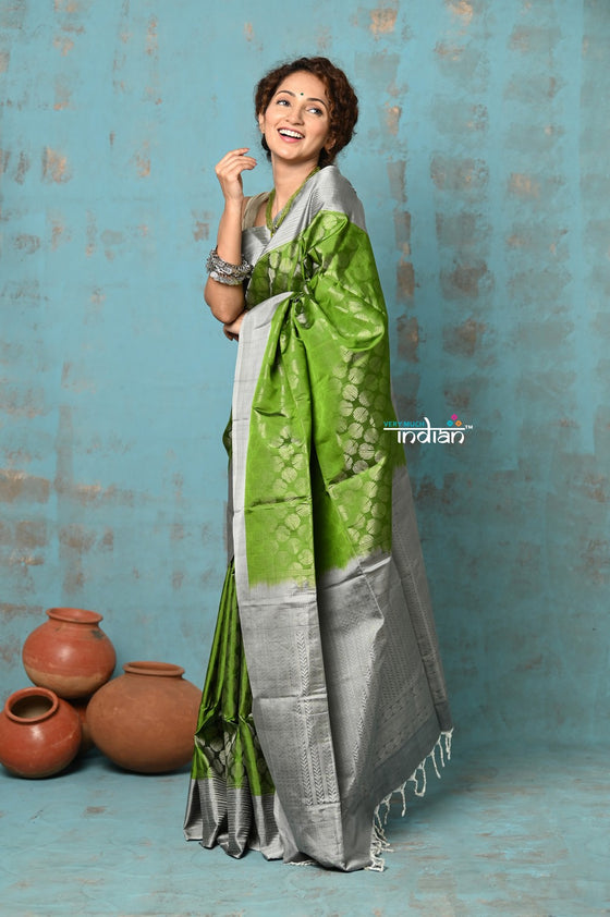 Anokhi ~ Handloom Pure Soft Silk Saree with Designer Pallu ~ Leaf Green (Limited Edition)