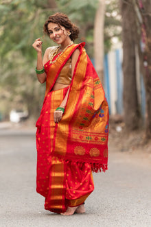  Authentic Pure Silk Handloom Nauvari Paithani Saree in Red