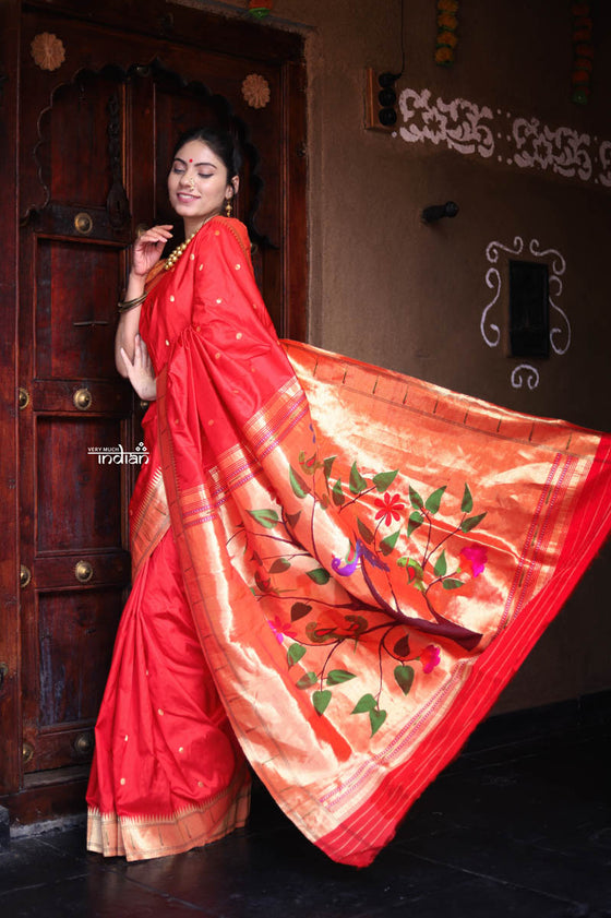 The Exclusive ~ Muniya Border Paithani in Bright Red and Gold Border and Grand Pallu, High Quality Weaving